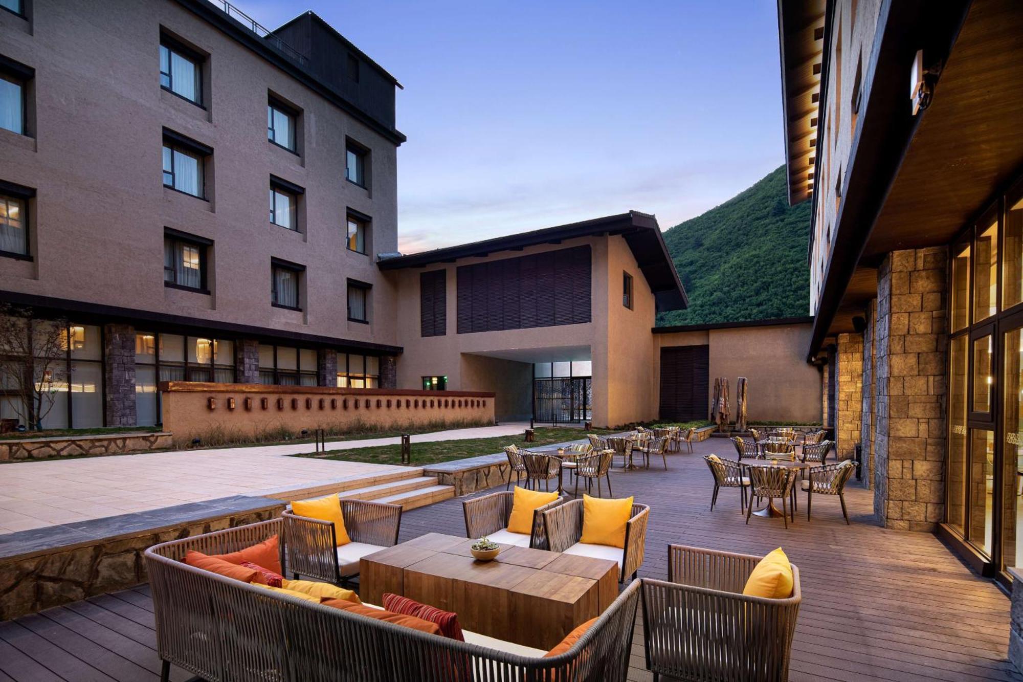 Hilton Garden Inn Jiuzhaigou Exterior foto